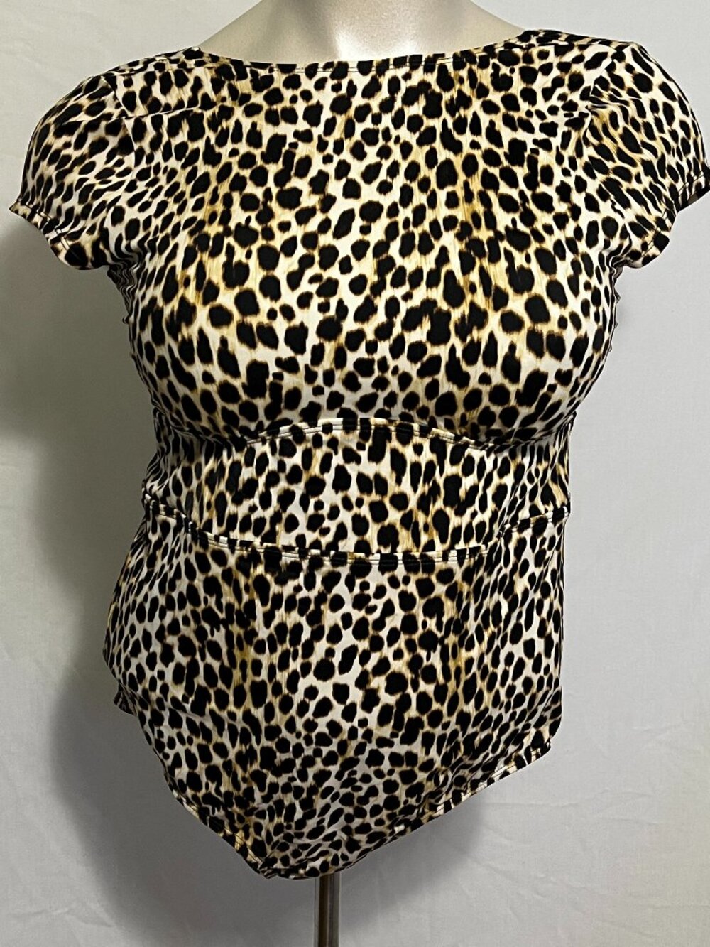 Torrid Swimsuit Swim One Piece Wireless Active Cheetah Scoop Back Plus 3 22 24